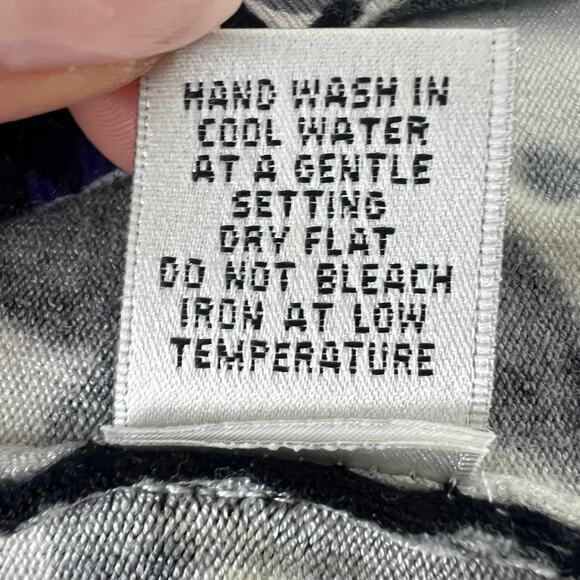 CACHE Purple Black White Animal Print Leopard 3/4 Sleeve Knit Top XS NEW - Picture 7 of 7